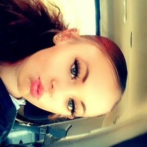 Meet your Posher, Alexis